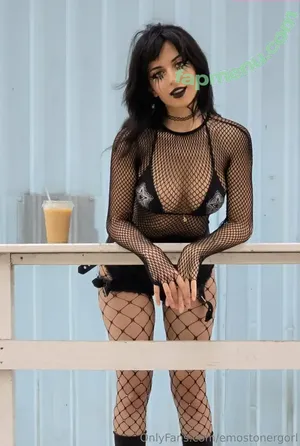 Emostonergorl / Obvious_Confusion699 / emo.stoner.gorl / smolstarcaster nude photo #0911