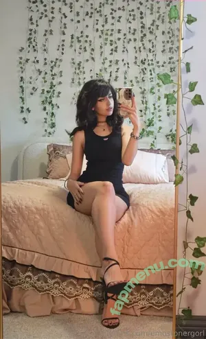 Emostonergorl / Obvious_Confusion699 / emo.stoner.gorl / smolstarcaster nude photo #0953