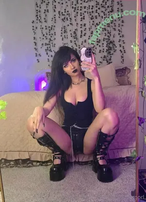 Emostonergorl / Obvious_Confusion699 / emo.stoner.gorl / smolstarcaster nude photo #0997