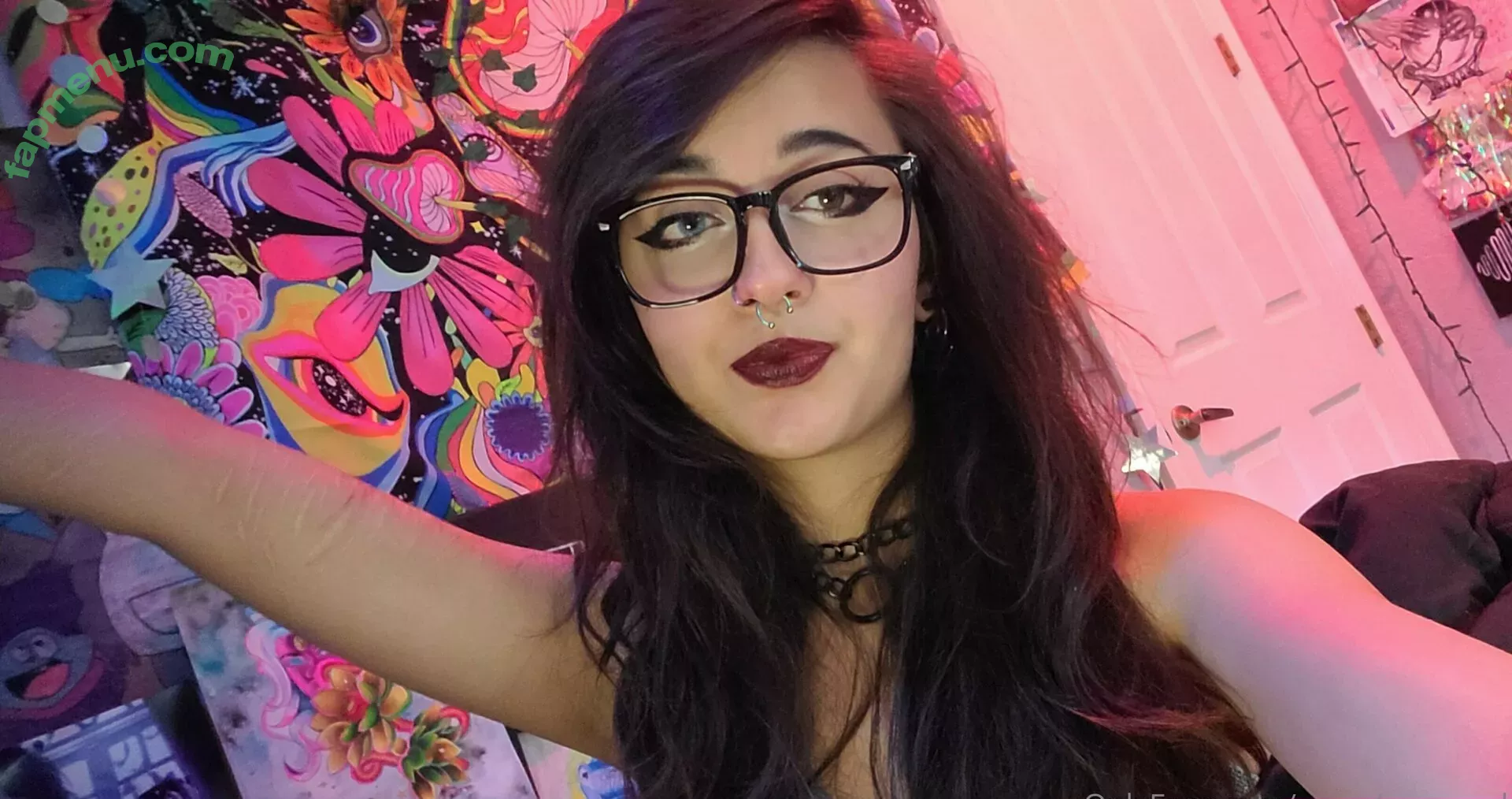 Emostonergorl nude photo #0151 (Obvious_Confusion699 / emo.stoner.gorl / smolstarcaster)