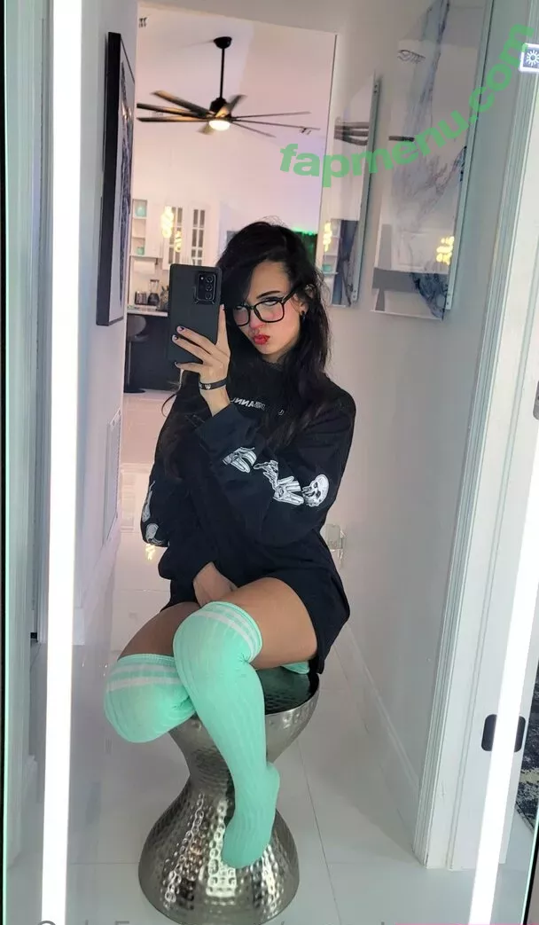 Emostonergorl nude photo #0181 (Obvious_Confusion699 / emo.stoner.gorl / smolstarcaster)