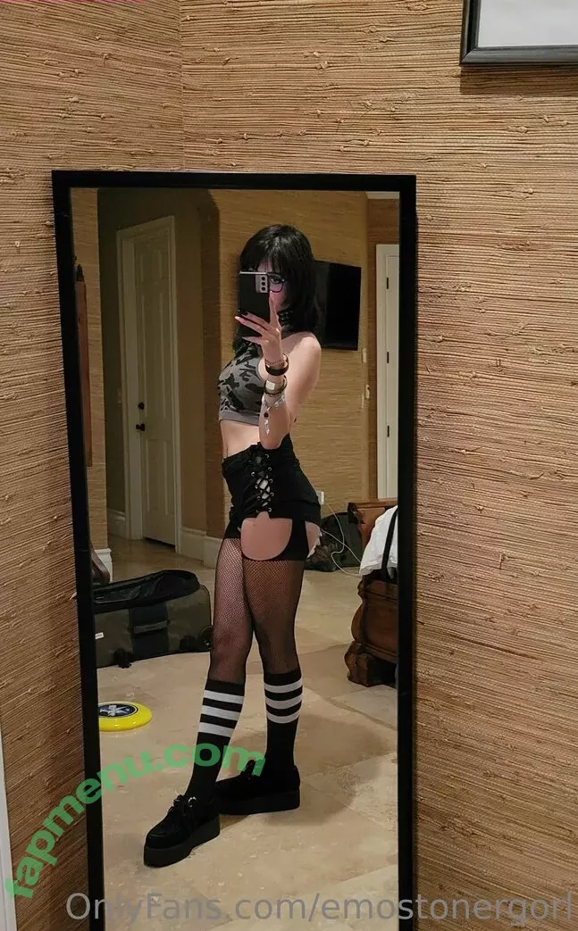 Emostonergorl nude photo #0220 (Obvious_Confusion699 / emo.stoner.gorl / smolstarcaster)