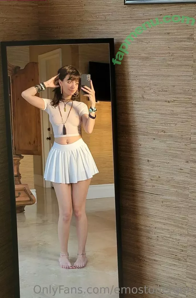 Emostonergorl nude photo #0275 (Obvious_Confusion699 / emo.stoner.gorl / smolstarcaster)