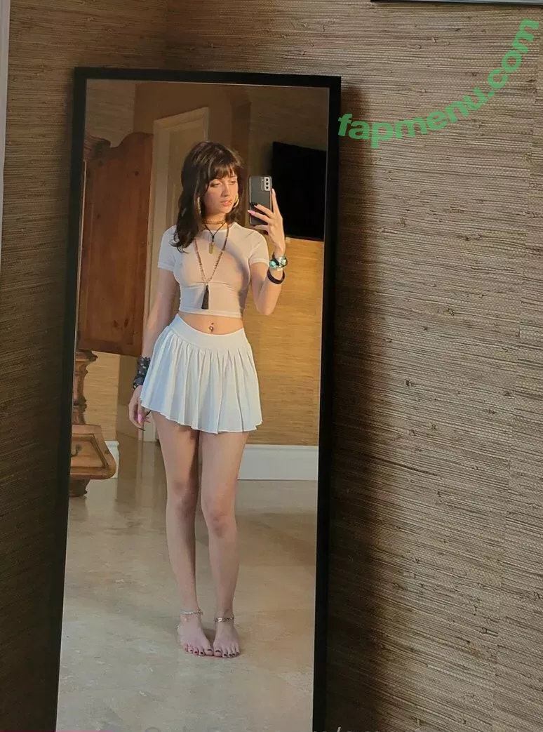 Emostonergorl nude photo #0277 (Obvious_Confusion699 / emo.stoner.gorl / smolstarcaster)