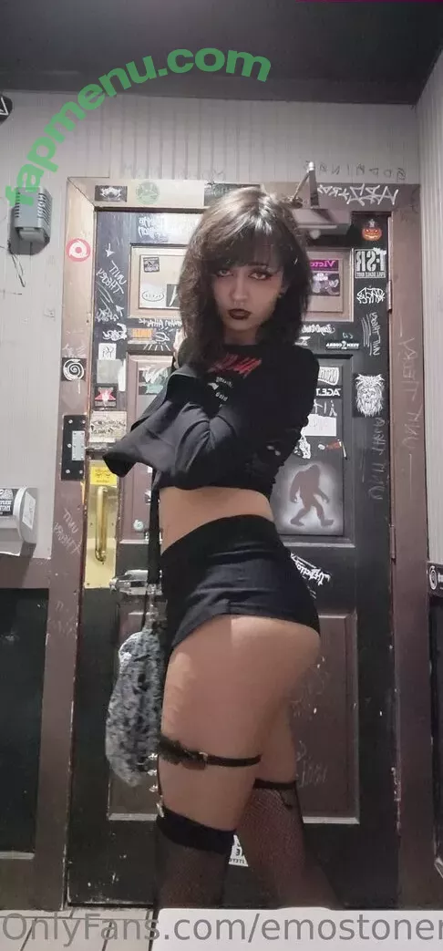 Emostonergorl nude photo #0293 (Obvious_Confusion699 / emo.stoner.gorl / smolstarcaster)