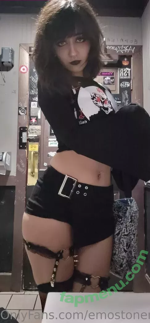 Emostonergorl nude photo #0297 (Obvious_Confusion699 / emo.stoner.gorl / smolstarcaster)