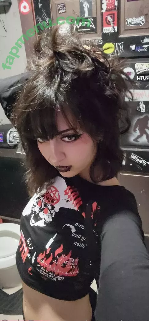 Emostonergorl nude photo #0299 (Obvious_Confusion699 / emo.stoner.gorl / smolstarcaster)