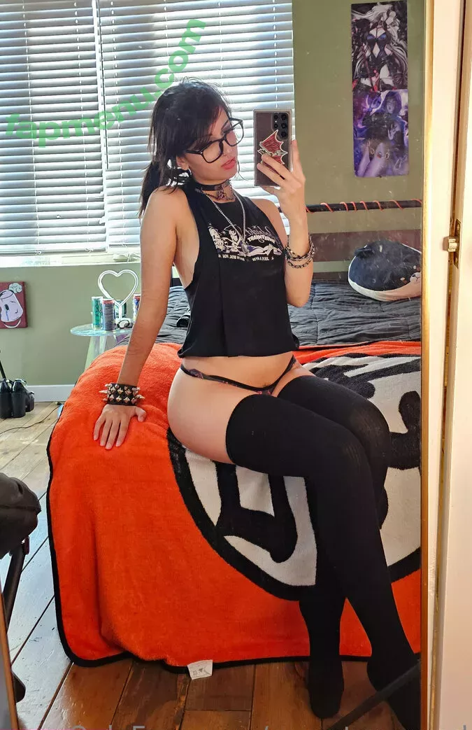 Emostonergorl nude photo #0348 (Obvious_Confusion699 / emo.stoner.gorl / smolstarcaster)