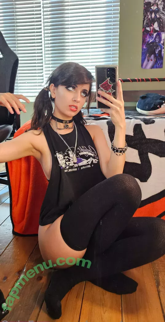 Emostonergorl nude photo #0352 (Obvious_Confusion699 / emo.stoner.gorl / smolstarcaster)