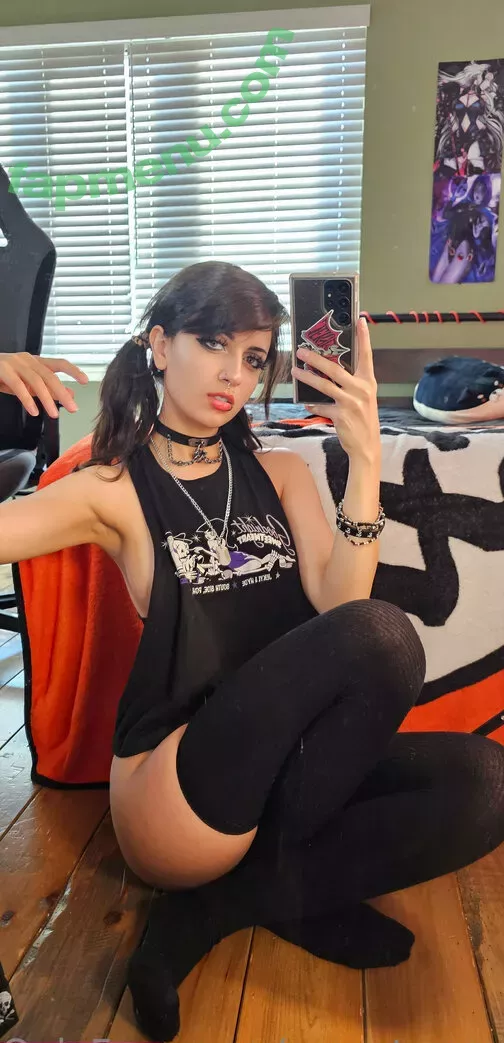 Emostonergorl nude photo #0353 (Obvious_Confusion699 / emo.stoner.gorl / smolstarcaster)