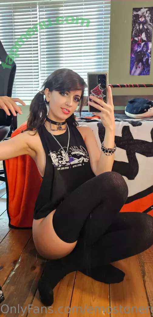 Emostonergorl nude photo #0354 (Obvious_Confusion699 / emo.stoner.gorl / smolstarcaster)
