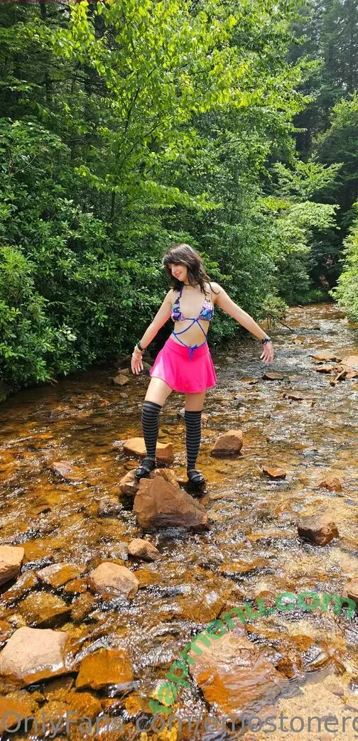 Emostonergorl nude photo #0429 (Obvious_Confusion699 / emo.stoner.gorl / smolstarcaster)