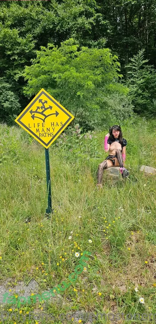 Emostonergorl nude photo #0462 (Obvious_Confusion699 / emo.stoner.gorl / smolstarcaster)