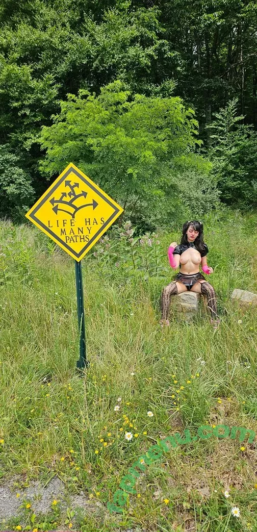 Emostonergorl nude photo #0463 (Obvious_Confusion699 / emo.stoner.gorl / smolstarcaster)