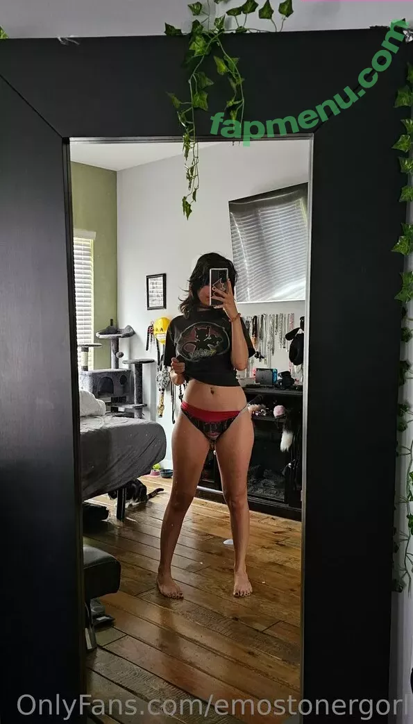 Emostonergorl nude photo #0517 (Obvious_Confusion699 / emogrl98 / smolstarcaster)