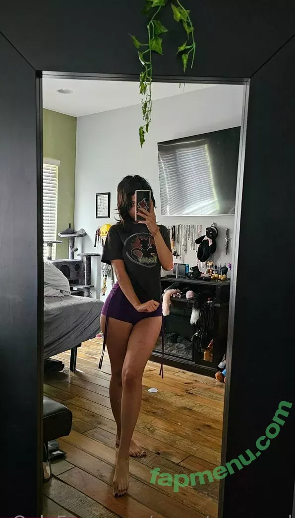 Emostonergorl nude photo #0519 (Obvious_Confusion699 / emo.stoner.gorl / smolstarcaster)