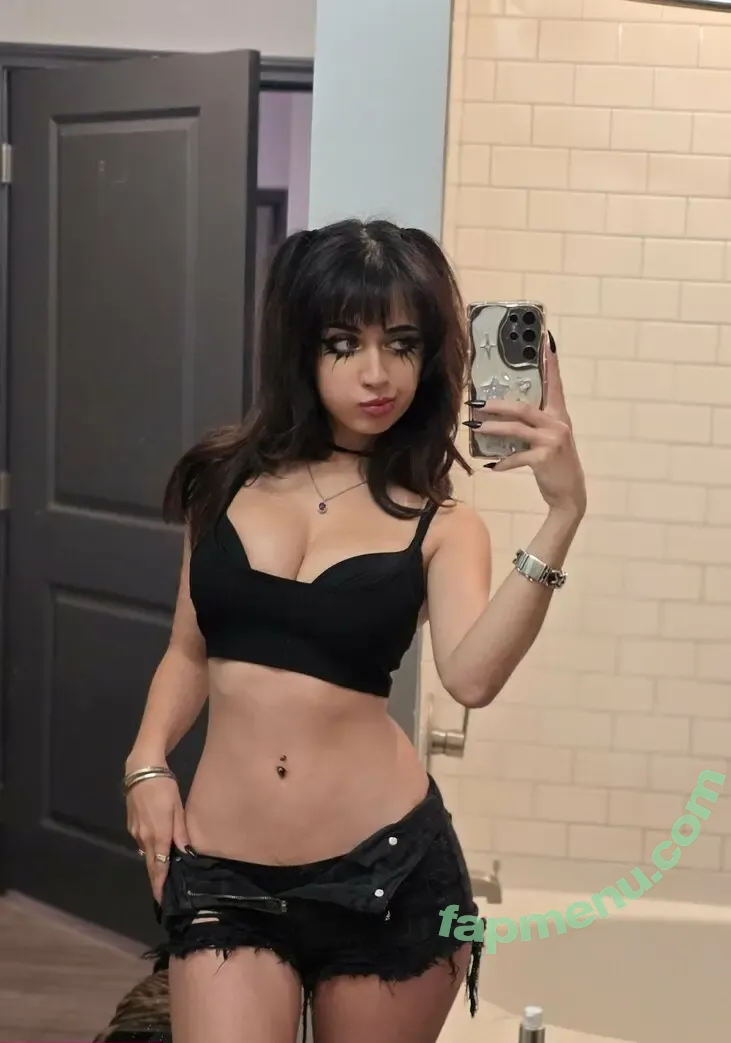 Emostonergorl nude photo #0948 (Obvious_Confusion699 / emo.stoner.gorl / smolstarcaster)