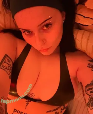 emowag420 / arianalgrande nude photo #0064