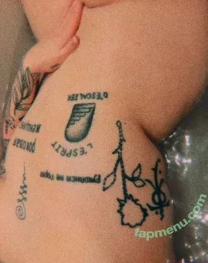 emowag420 / arianalgrande nude photo #0072