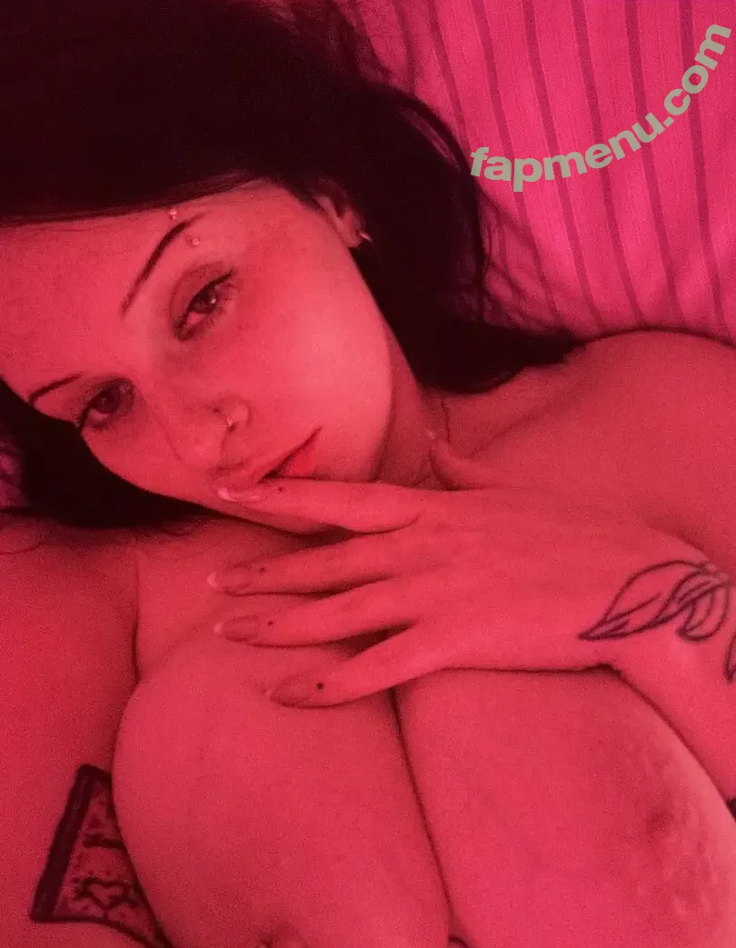 emowag420 nude photo #0066 (arianalgrande)