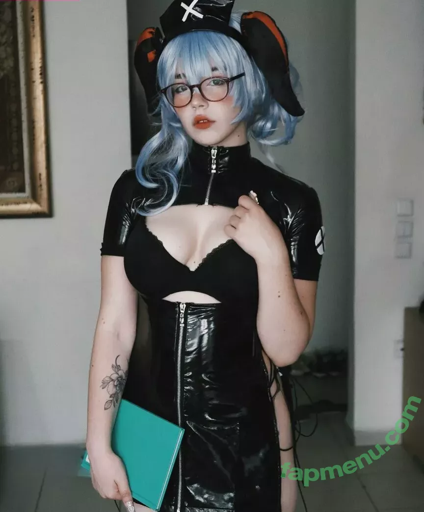 emquizii nude photo #0049 (emquizii)
