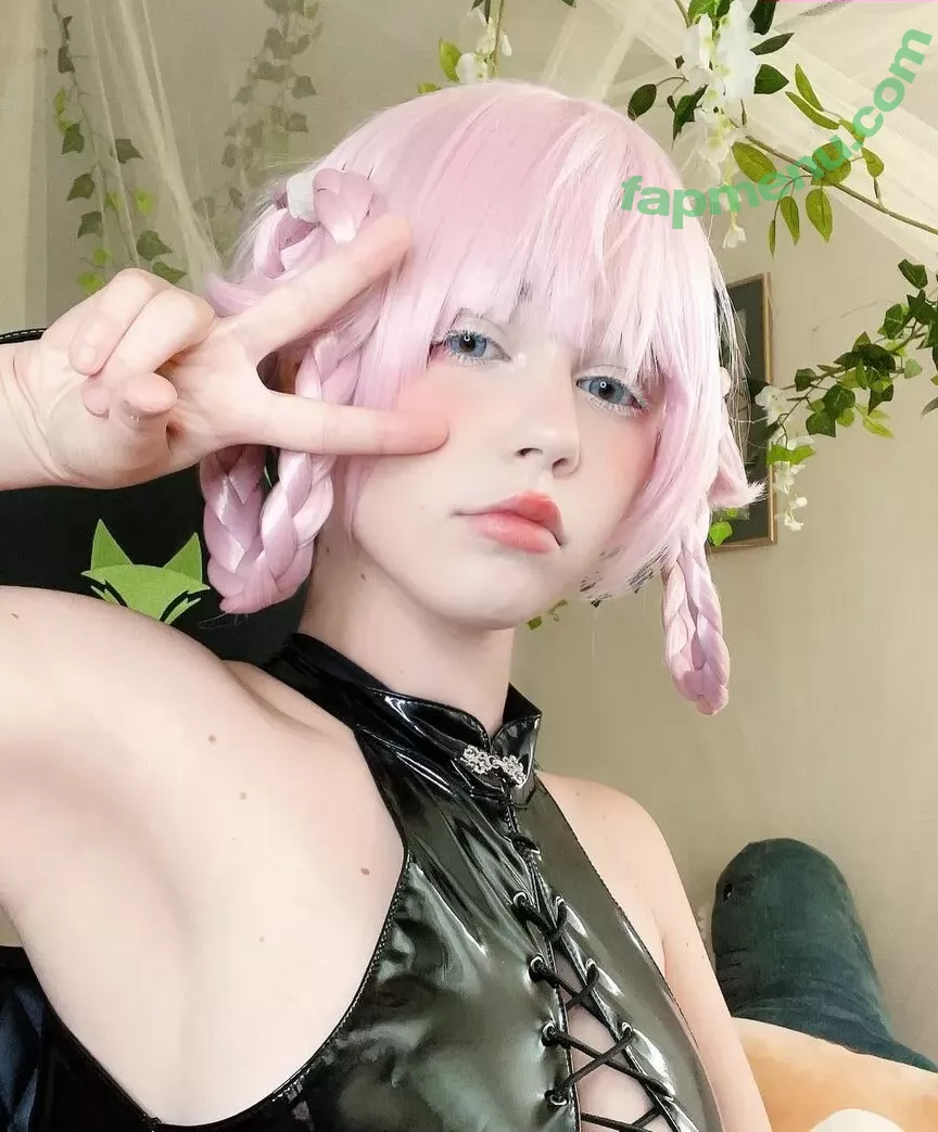 emquizii nude photo #0063 (emquizii)