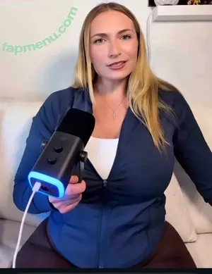 EmSportsTakes / emily.kate.clasen nude photo #0083