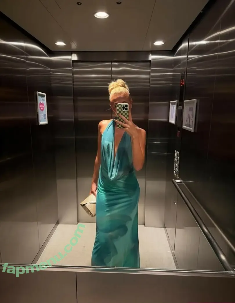 emwallbank nude photo #0015 (miwallbank)