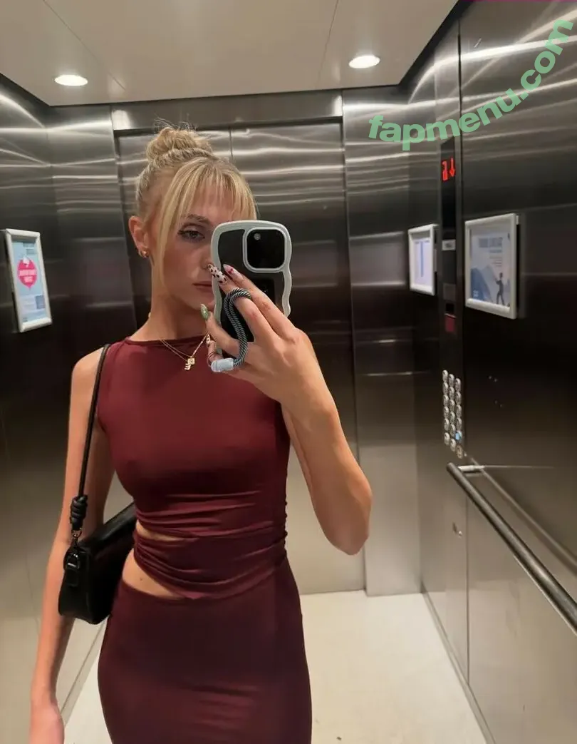 emwallbank nude photo #0022 (miwallbank)