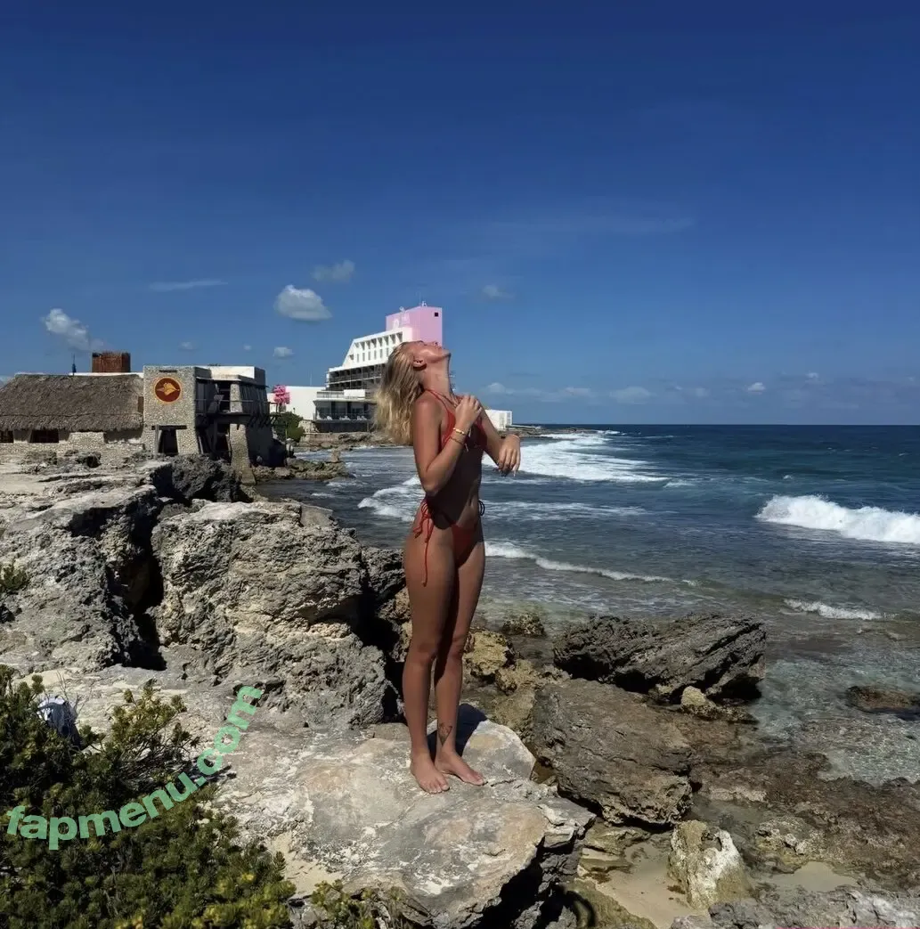 emwallbank nude photo #0069 (emilywallbank / miwallbank)