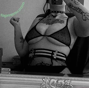 Enbymallow / bubblygothbestie nude photo #0032
