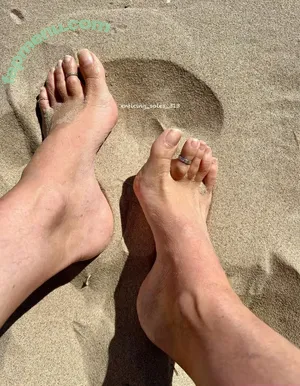 enticing_soles / enticing.soles nude photo #0003