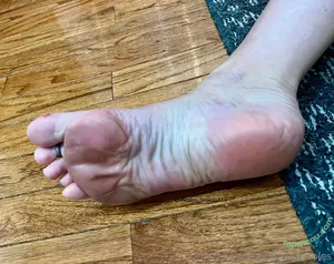 enticing_soles / enticing.soles nude photo #0040