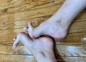 enticing_soles / enticing.soles nude photo #0041