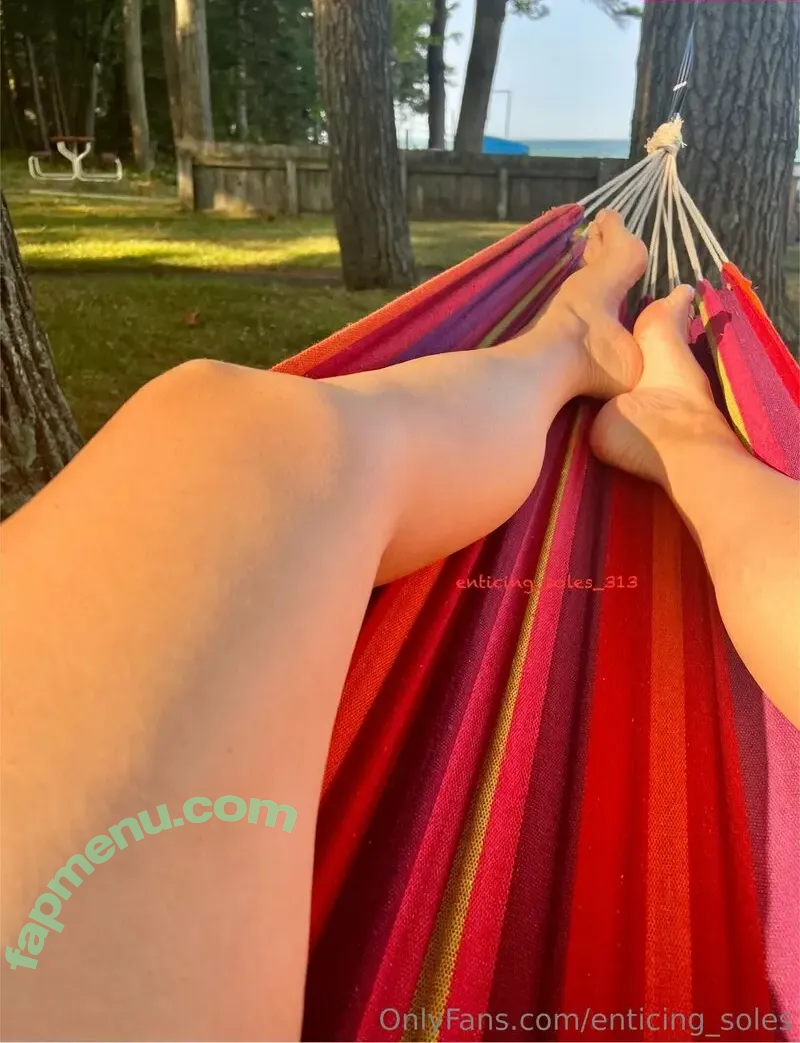 enticing_soles nude photo #0017 (enticing.soles)