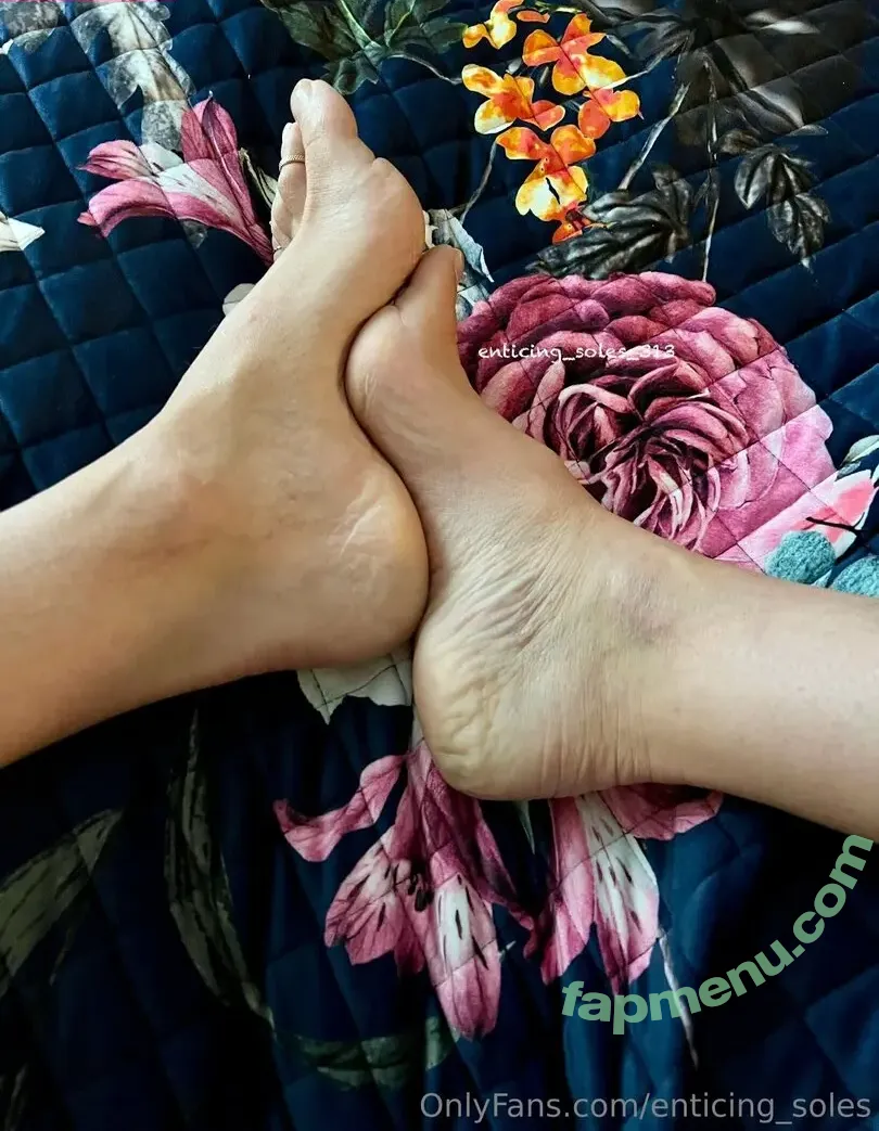 enticing_soles nude photo #0033 (enticing.soles)