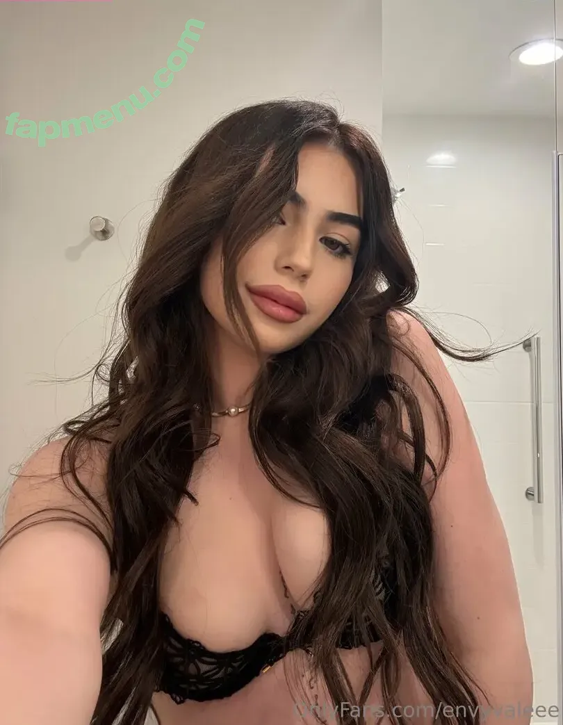 envyvaleee nude photo #0005 (envyvalee)