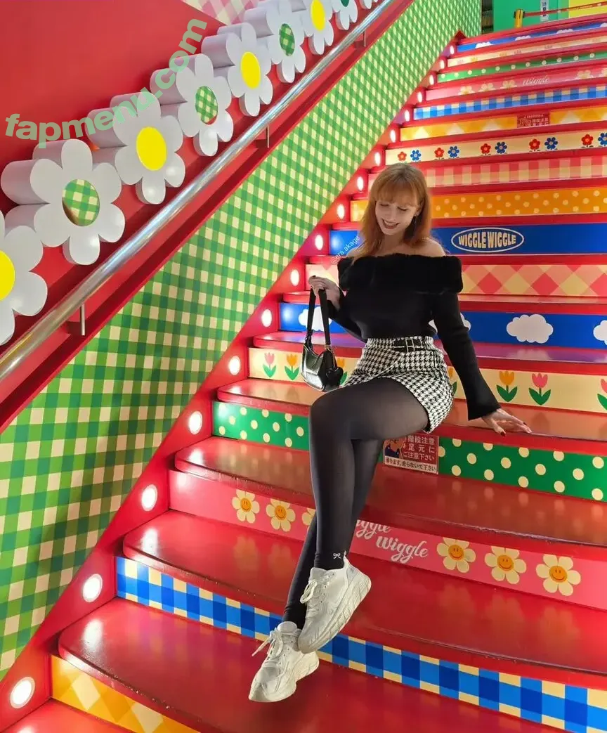 era.akage nude photo #0023 (Esther / era.aimee)