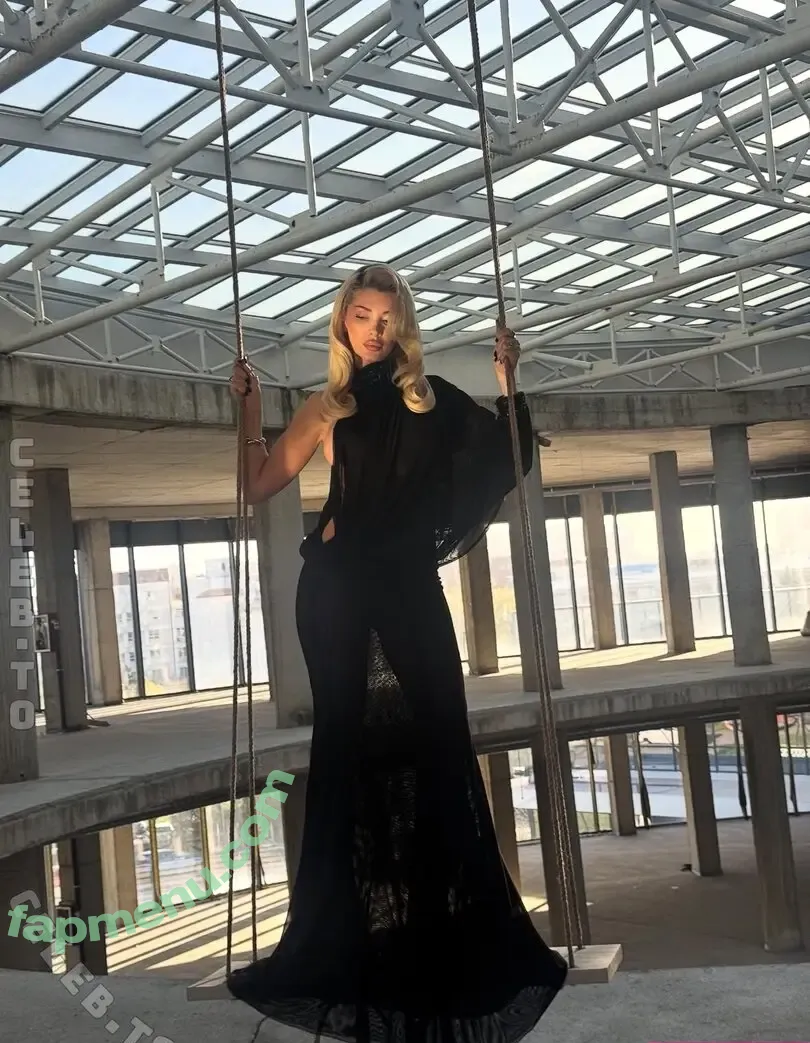 Era Istrefi nude photo #0039 (deaditebabe / eraistrefi / itseraistrefi)