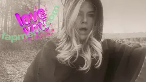 Erica Lindbeck / ericalindbeck nude photo #0170