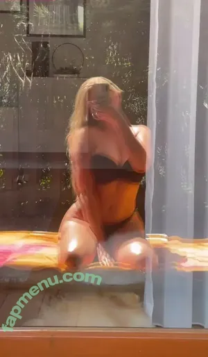  nude photo #0004