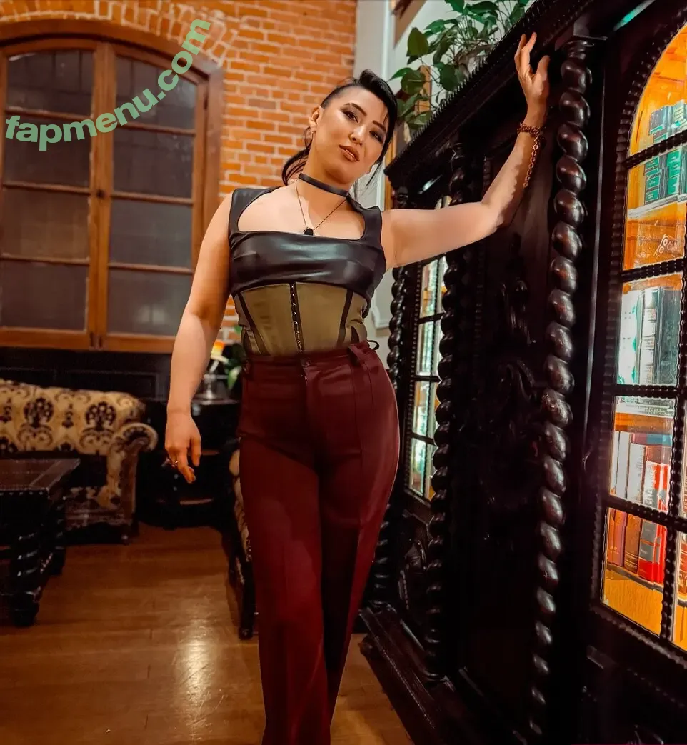 Erika Ishii nude photo #0183 (erikaishii / theerikaishii)