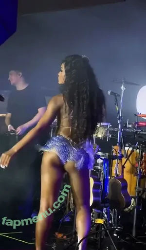 Erika Januza / erikajanuza nude photo #0232