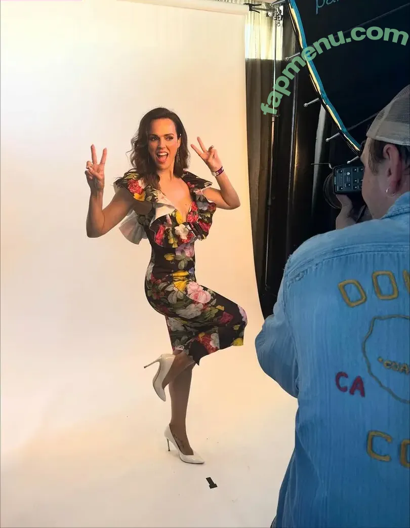 Erin Cahill nude photo #0051 (theerincahill)