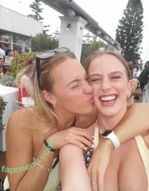 Erin Currie / erincurrie_x nude photo #0055