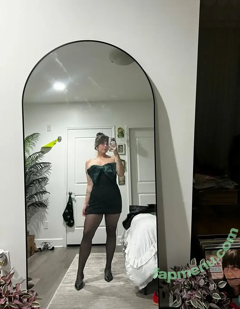 Erin Dougal nude photo #0215 (Smosh / erindougal)