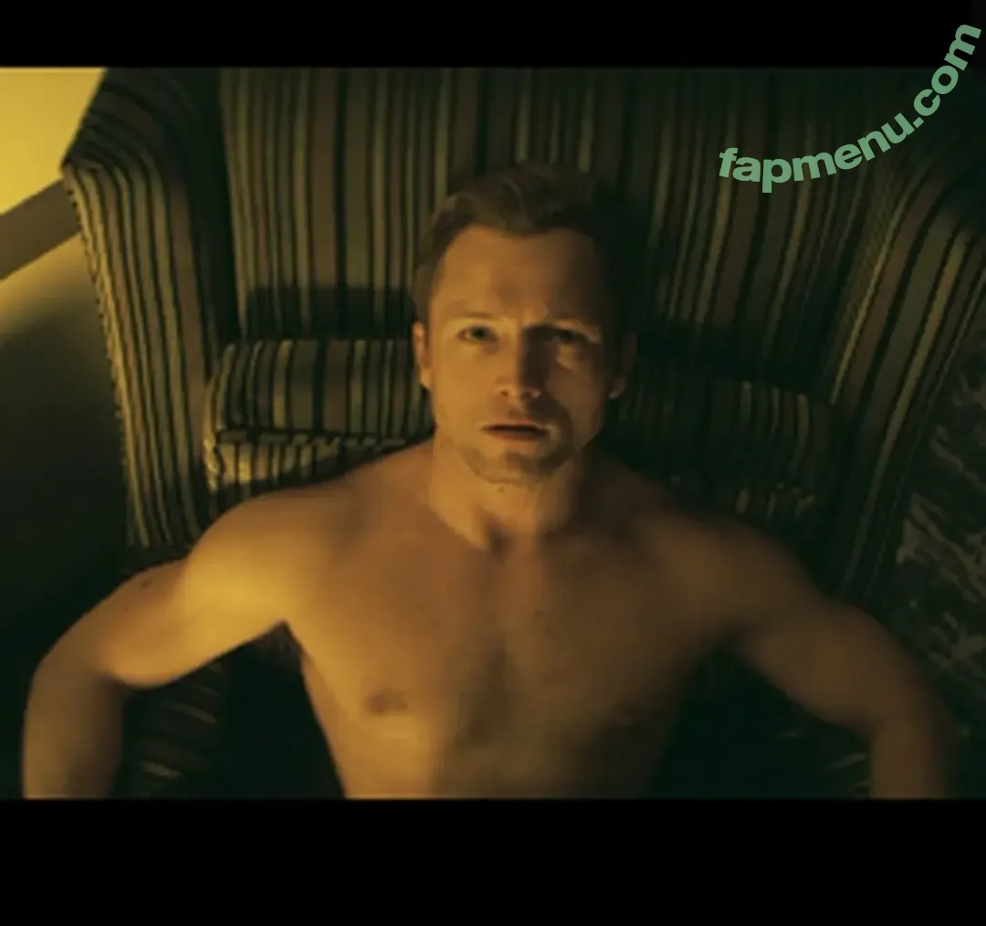 Erin Karpluk nude photo #0075 (erinkarpluk)