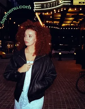 Erin Kellymen / erin.kellyman nude photo #0023