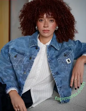 Erin Kellymen / erin.kellyman nude photo #0026