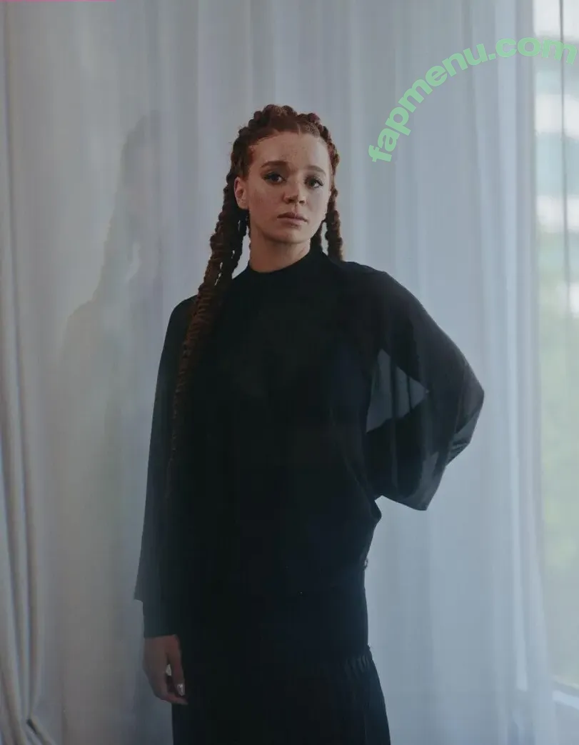 Erin Kellymen nude photo #0024 (erin.kellyman)